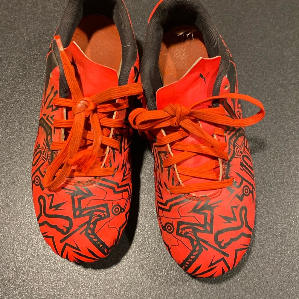 Boys Red Puma Soccer Cleats US Size 2 Kids Black